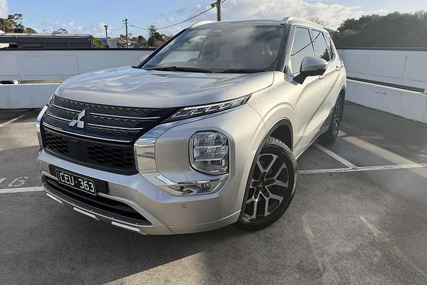 2022 Mitsubishi Outlander Exceed ZM