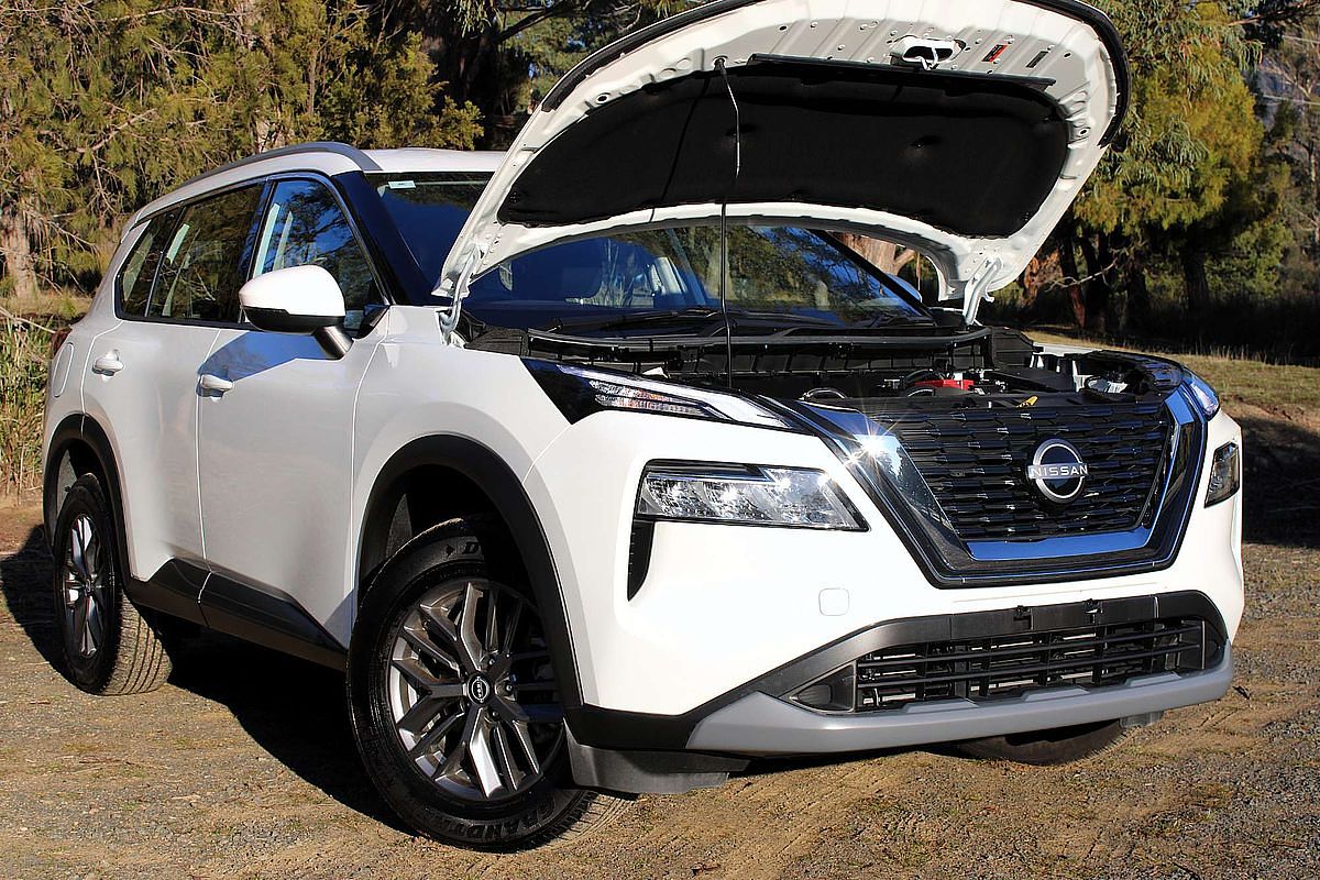 2025 Nissan X-TRAIL ST T33