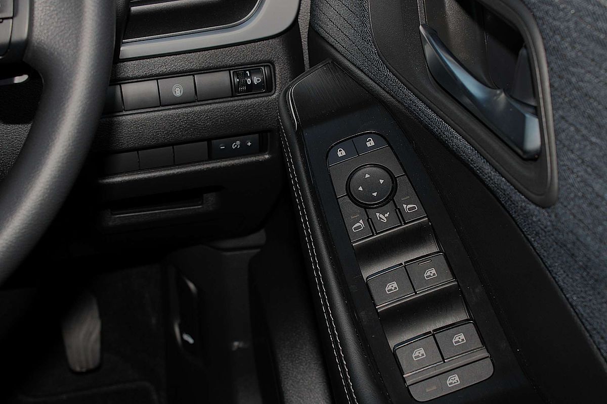 2025 Nissan X-TRAIL ST T33