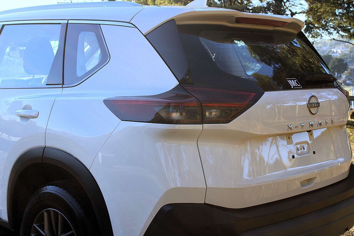 2025 Nissan X-TRAIL ST T33