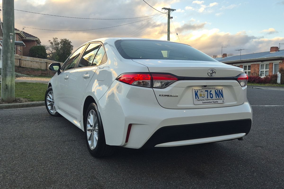 Corolla Sedan Ascent Sport 2.0L Petrol Auto CVT 4390560 002