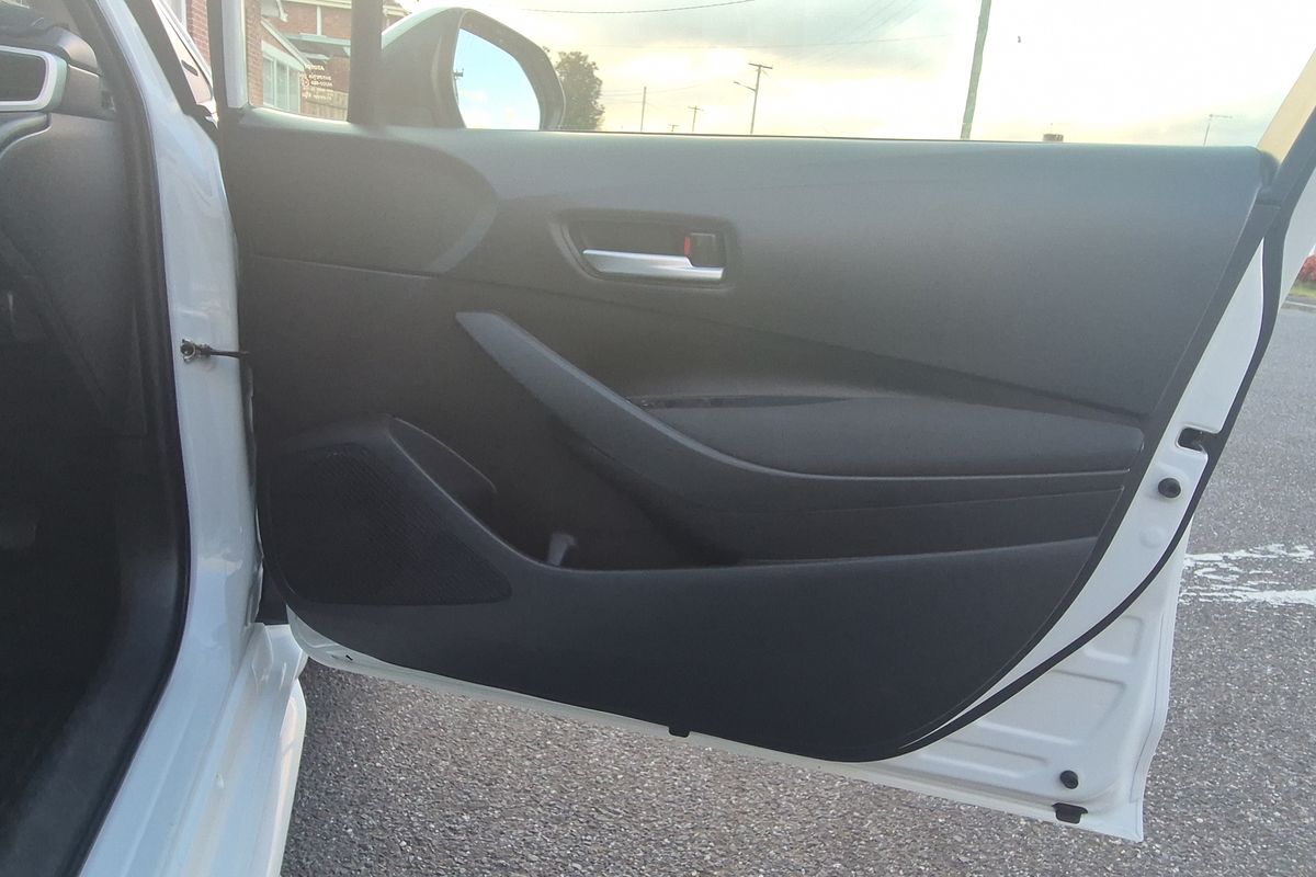 Corolla Sedan Ascent Sport 2.0L Petrol Auto CVT 4390560 002
