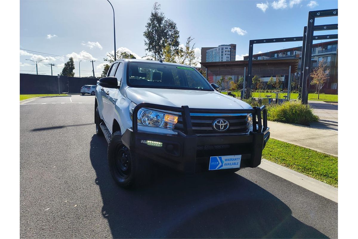 2017 Toyota Hilux SR (4x4) GUN126R 4X4