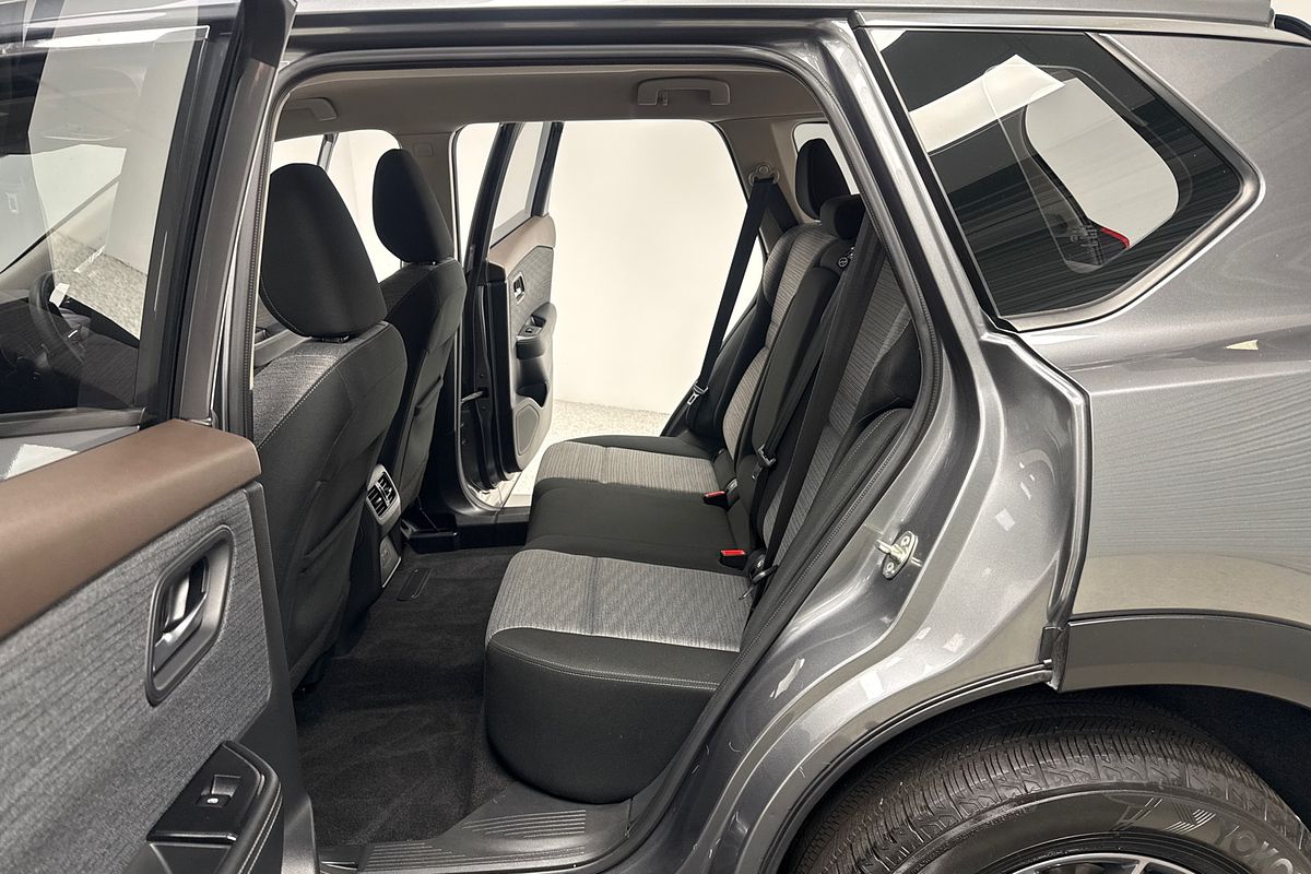 2023 Nissan X-TRAIL ST T33