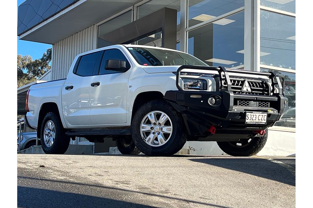 2024 Mitsubishi Triton GLX+ MV 4X4