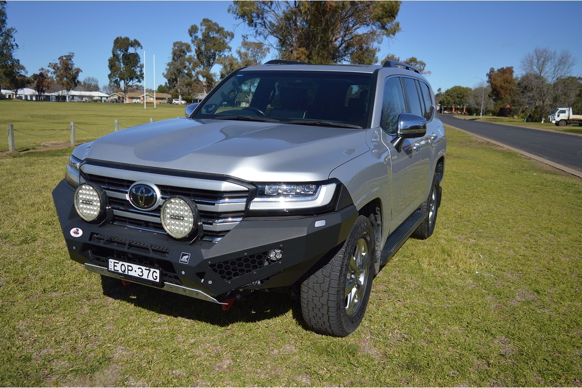 2022 Toyota Landcruiser LC300 SAHARA (4x4) FJA300R