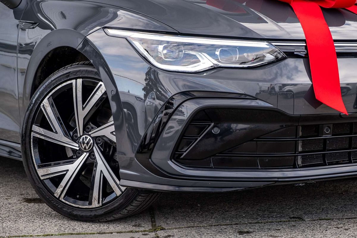2022 Volkswagen Golf 110TSI R-Line 8