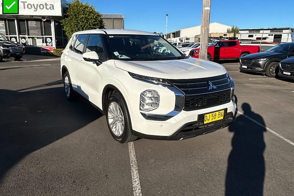 2023 Mitsubishi Outlander ES ZM