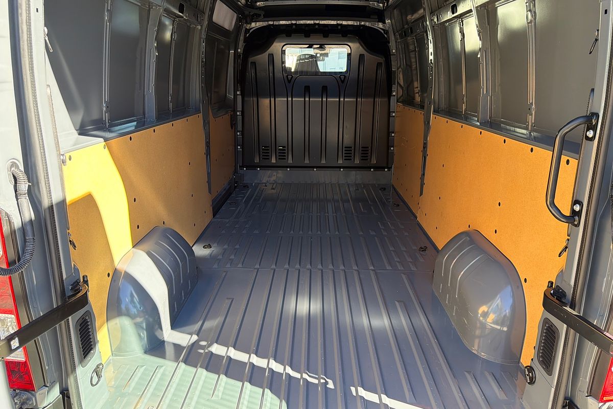 2024 Renault Master Pro 110kW X62 Phase 2 LWB Mid Roof