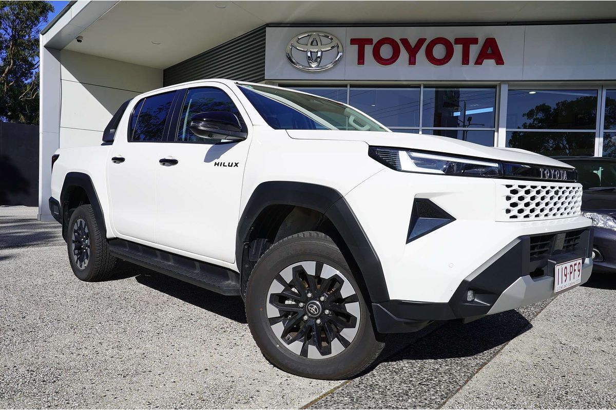 2025 Toyota Hilux SR5 GUN226R