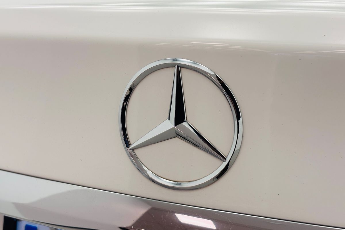 2017 Mercedes-benz C200  9 SP AUTOMATIC G-TRONIC 4D SEDAN T4
