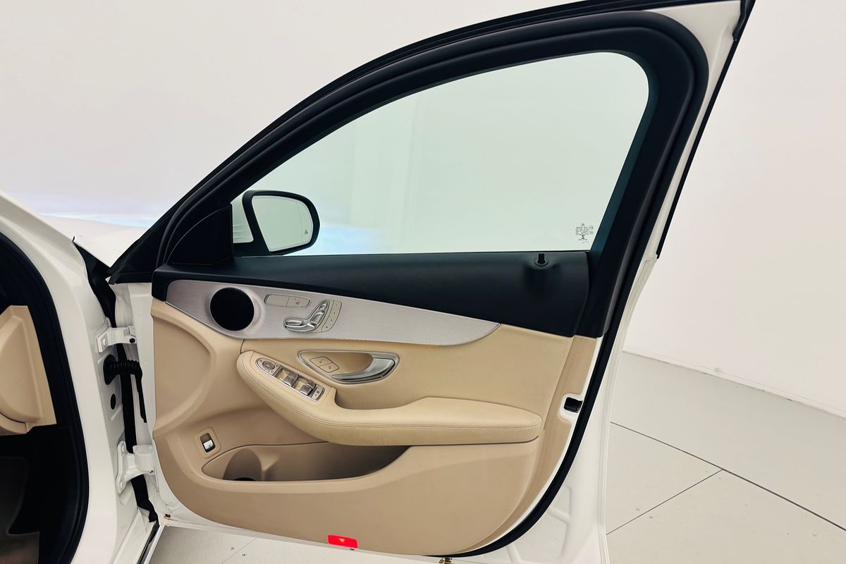 2017 Mercedes-benz C200  9 SP AUTOMATIC G-TRONIC 4D SEDAN T4