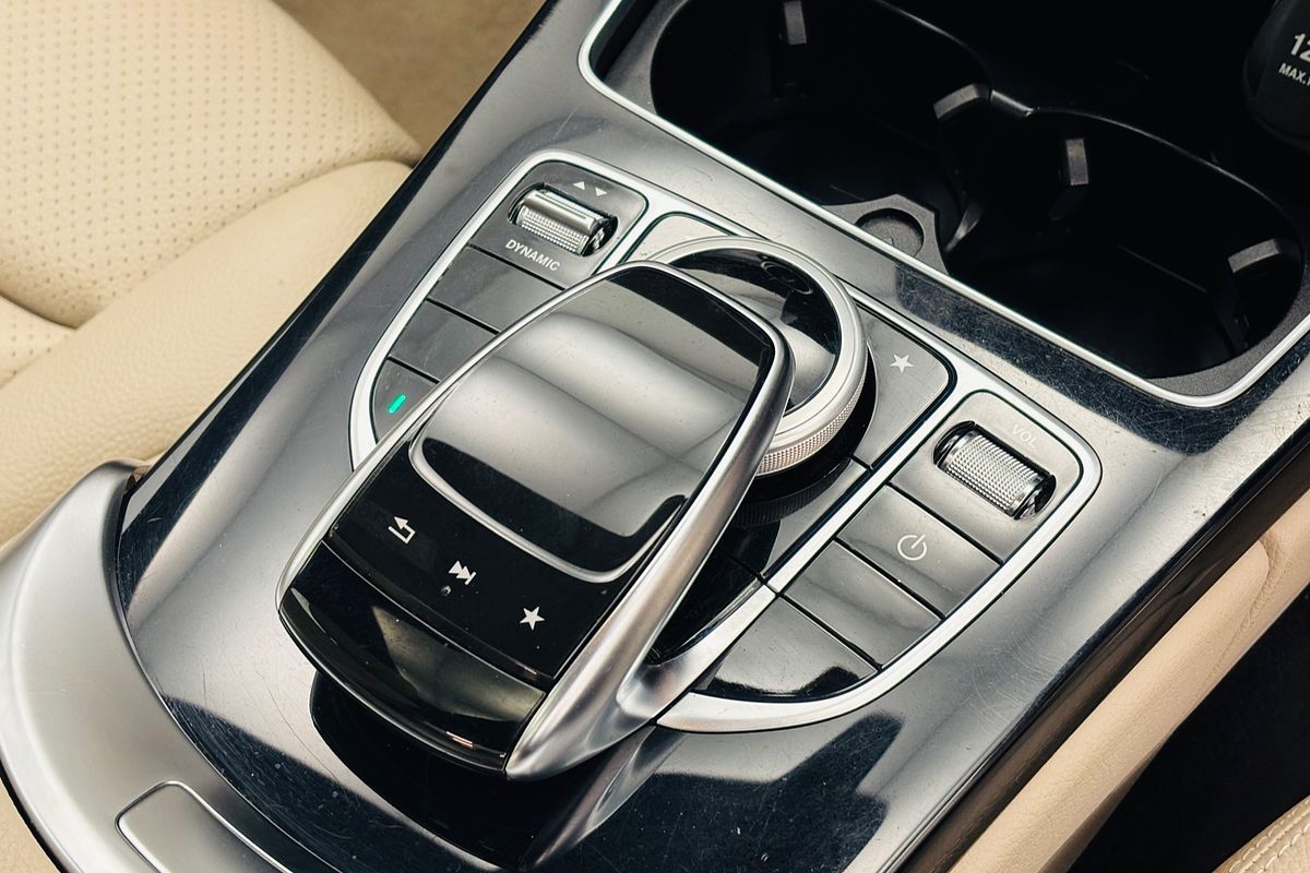 2017 Mercedes-benz C200  9 SP AUTOMATIC G-TRONIC 4D SEDAN T4