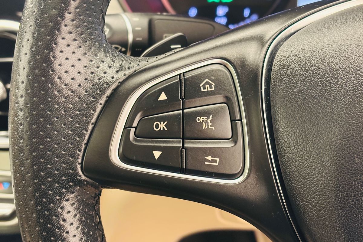 2017 Mercedes-benz C200  9 SP AUTOMATIC G-TRONIC 4D SEDAN T4