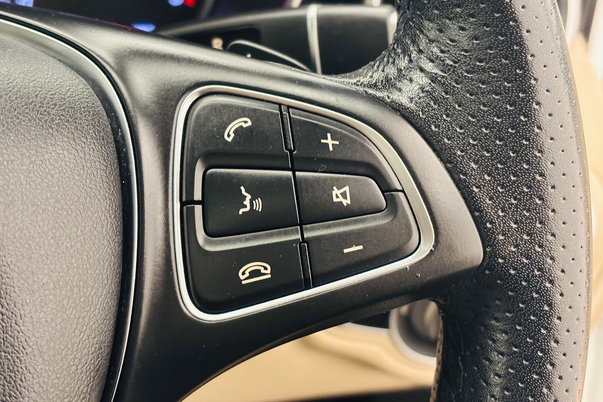 2017 Mercedes-benz C200  9 SP AUTOMATIC G-TRONIC 4D SEDAN T4