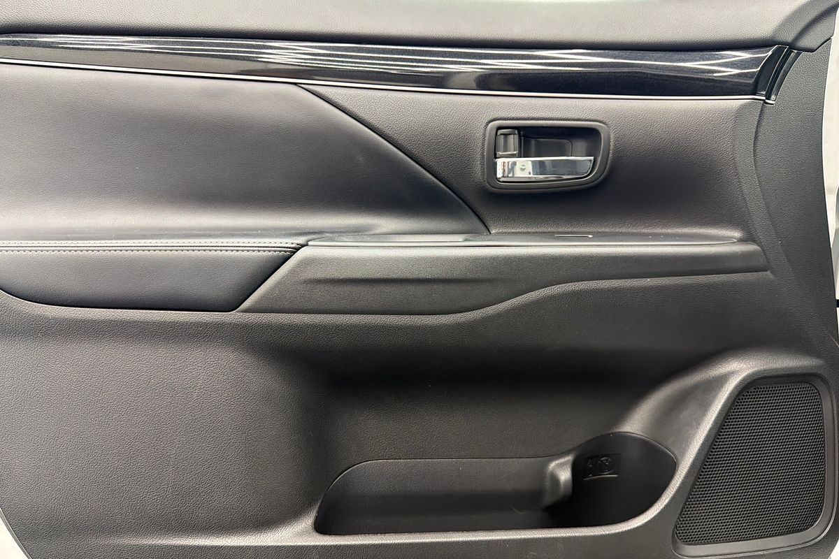 2021 Mitsubishi Outlander LS ZL