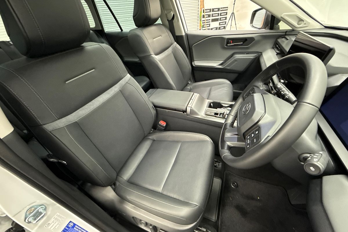 2026 Toyota RAV4 Cruiser AXAL64R