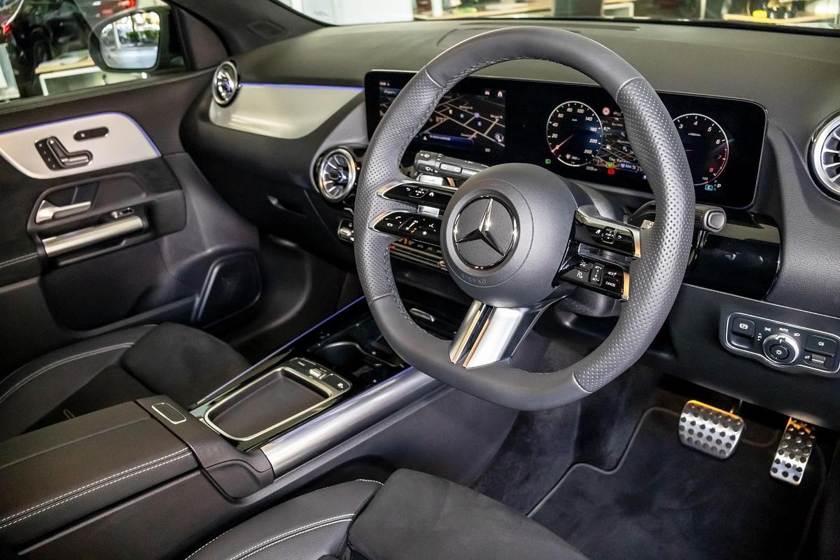 H247 806+056MY GLA200 Special Ed WAG DUAL 7sp