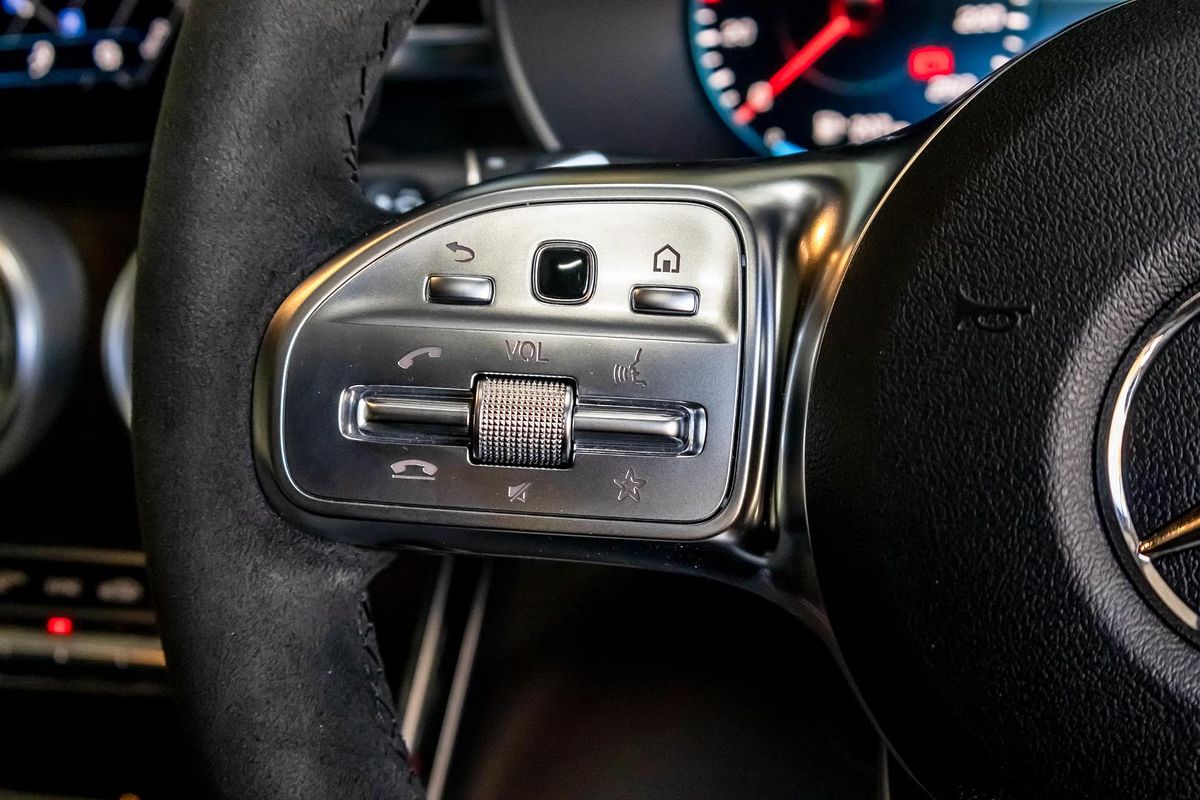 C253 802MY GLC300 CPE 5dr 9G 9 sp 2.0T