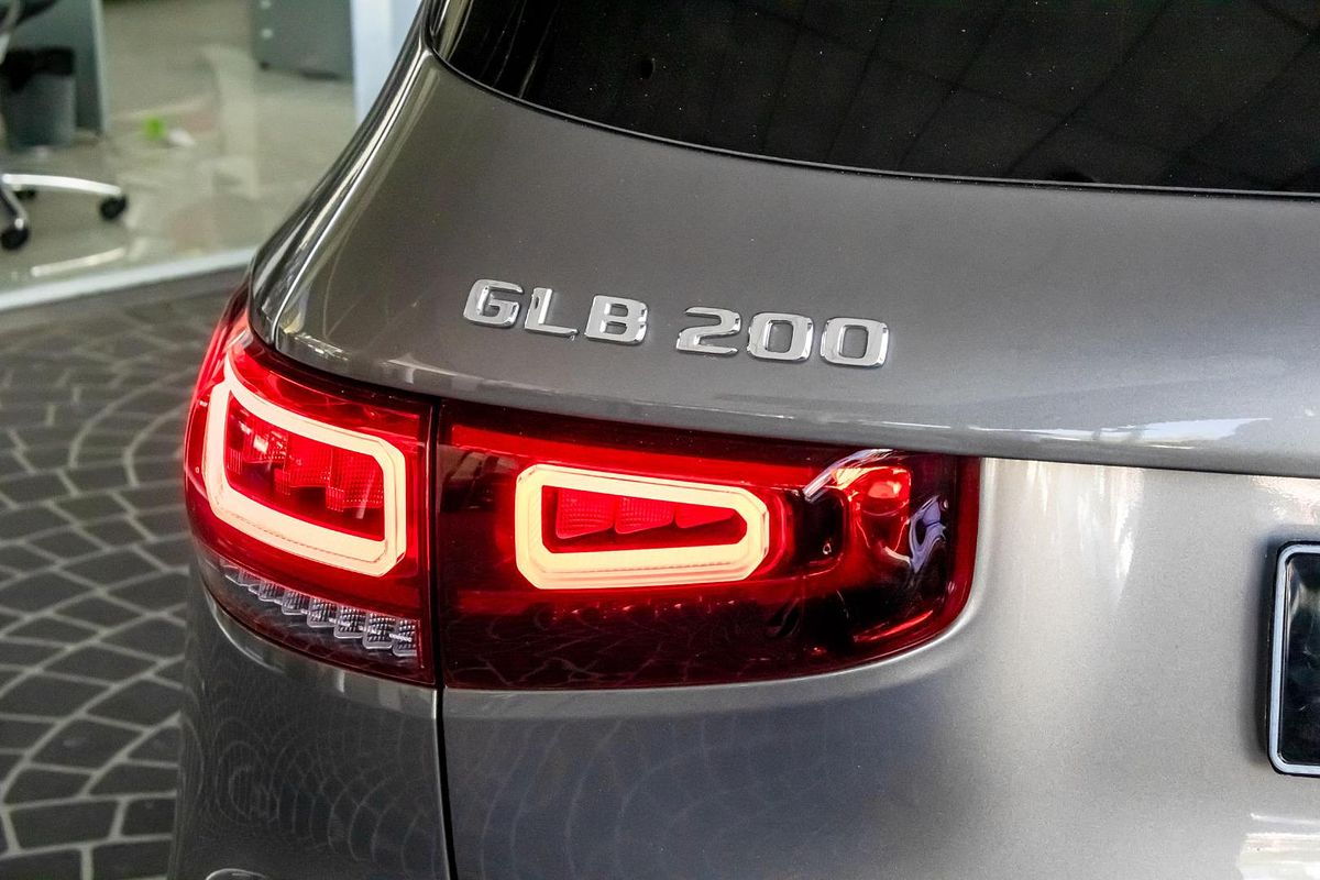 X247 802MY GLB200 Wagon 7st 5d r DCT 7sp 1.3T