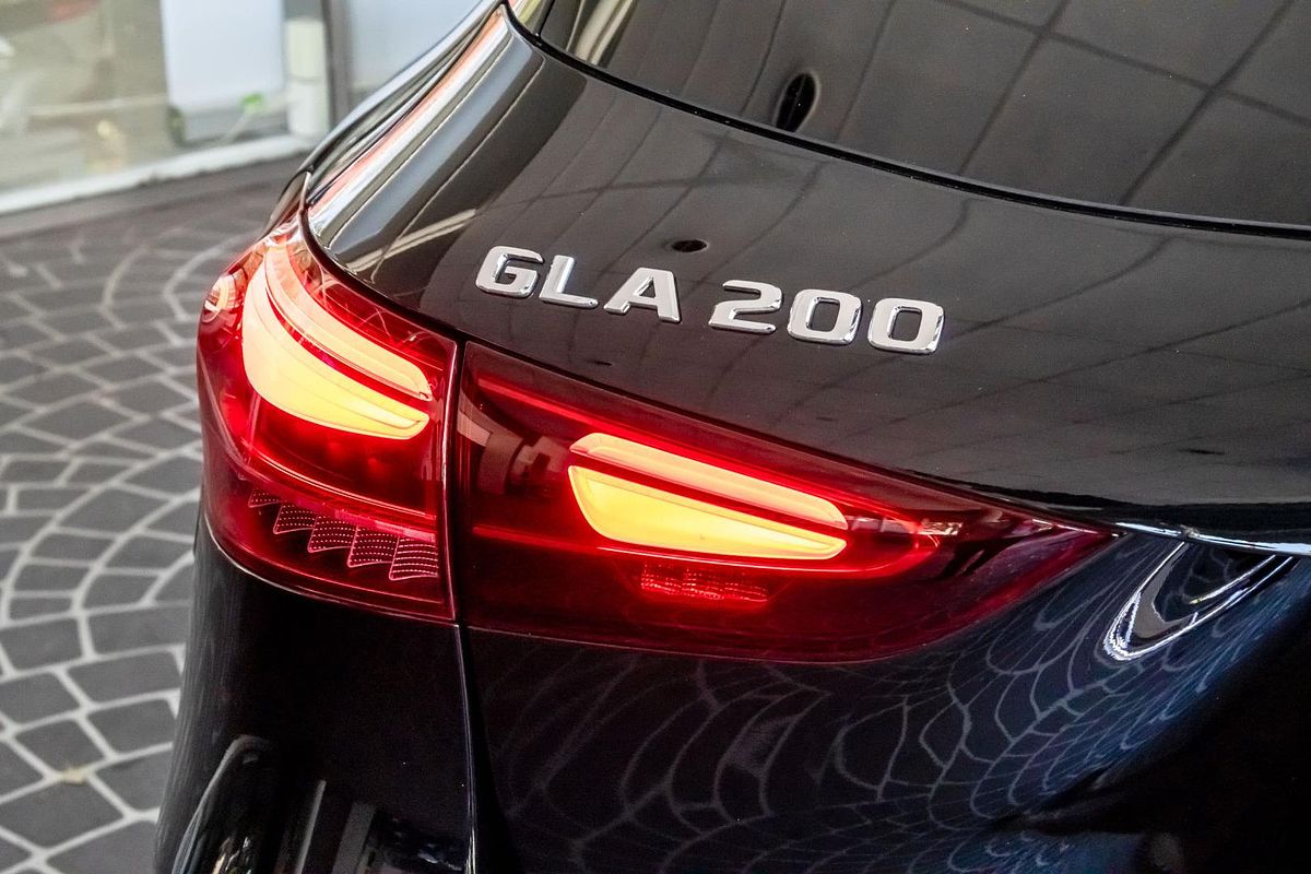H247 806+056MY GLA200 Special Ed WAG DUAL 7sp
