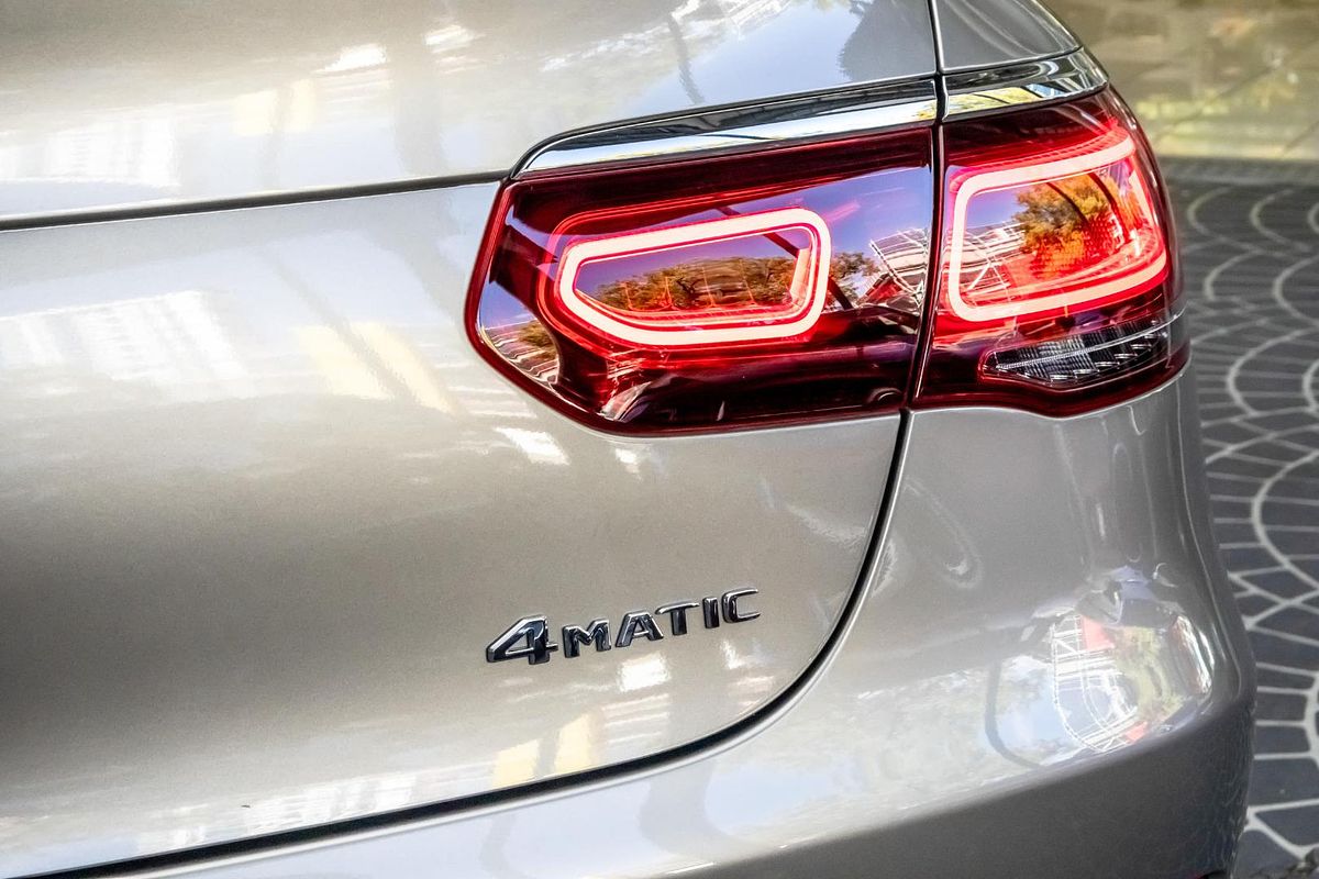 C253 802MY GLC300 CPE 5dr 9G 9 sp 2.0T