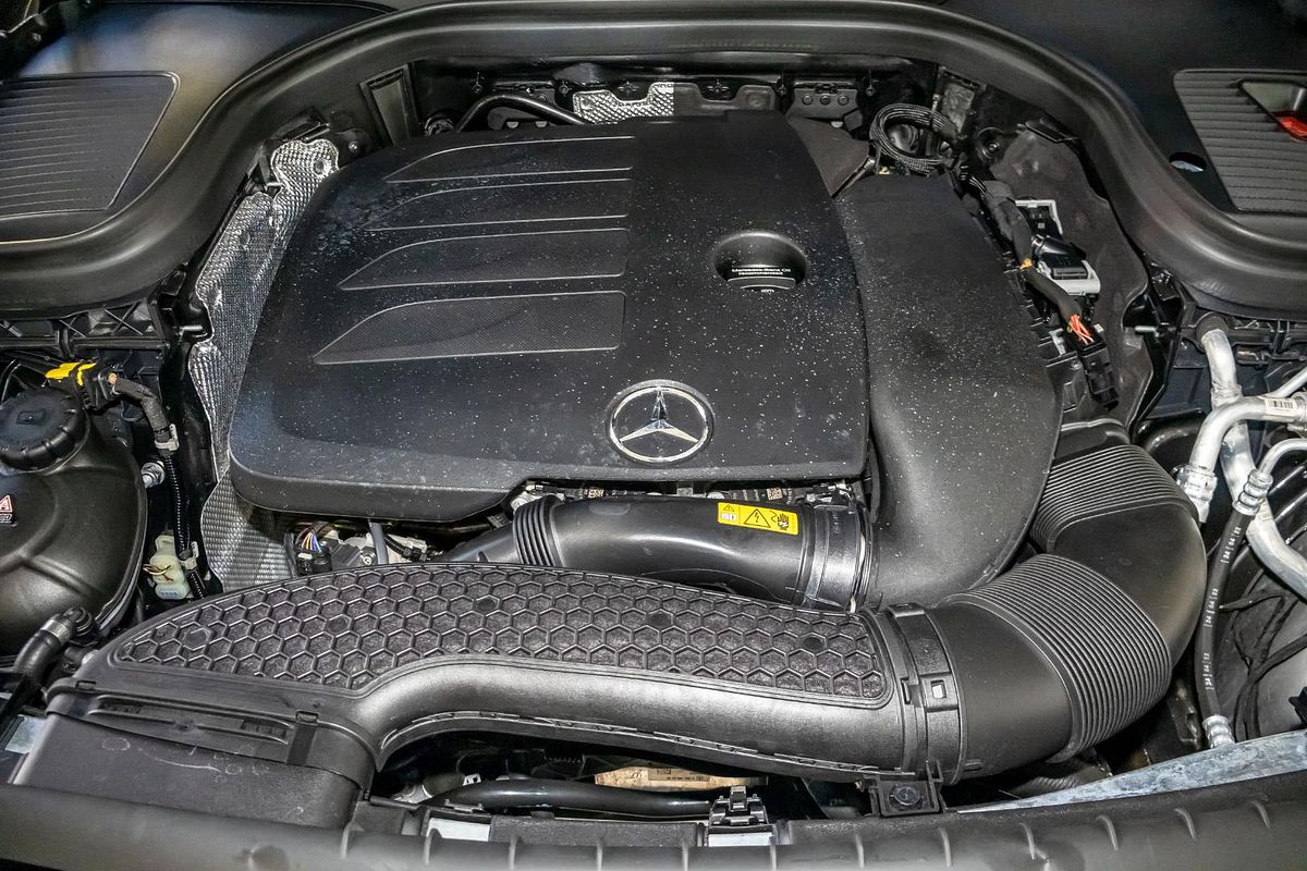 X253 802MY GLC300 WAG 5dr 9G 9 sp 2.0T