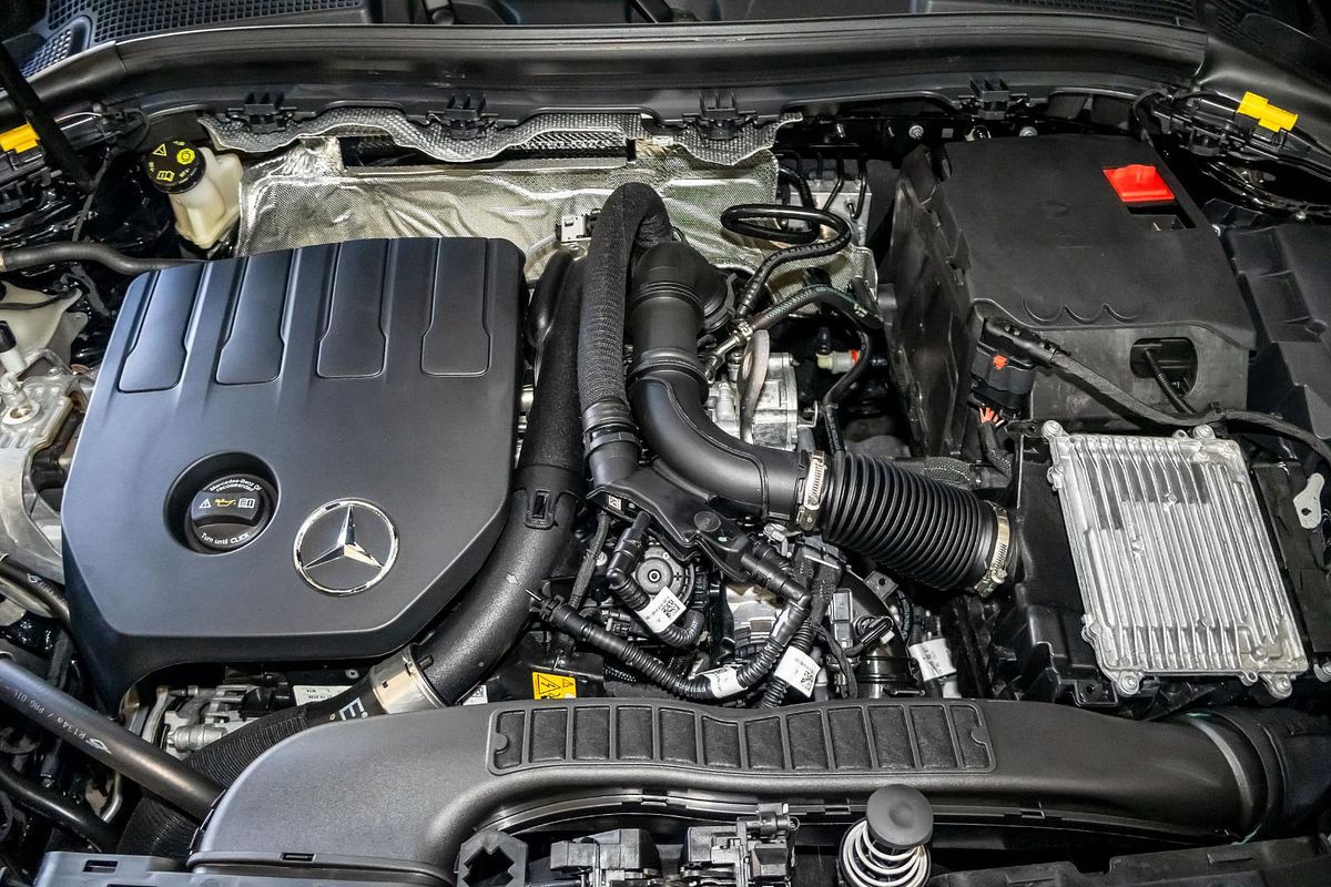 H247 806+056MY GLA200 Special Ed WAG DUAL 7sp