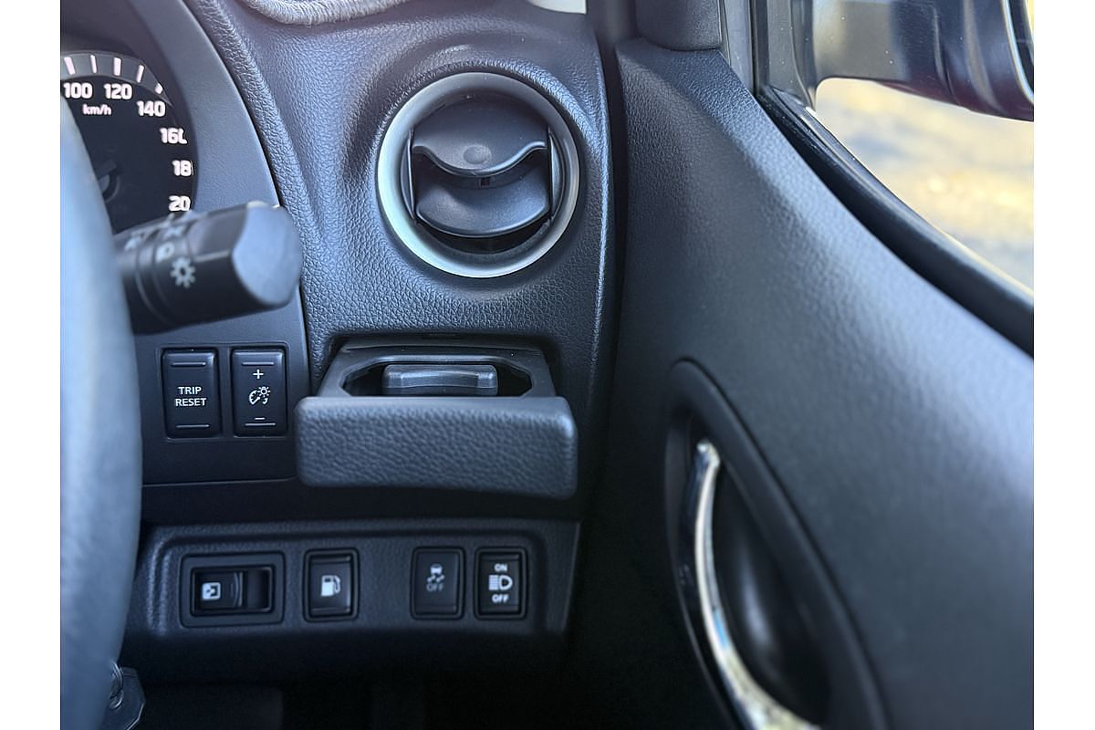 2016 Nissan Navara ST D23 Rear Wheel Drive