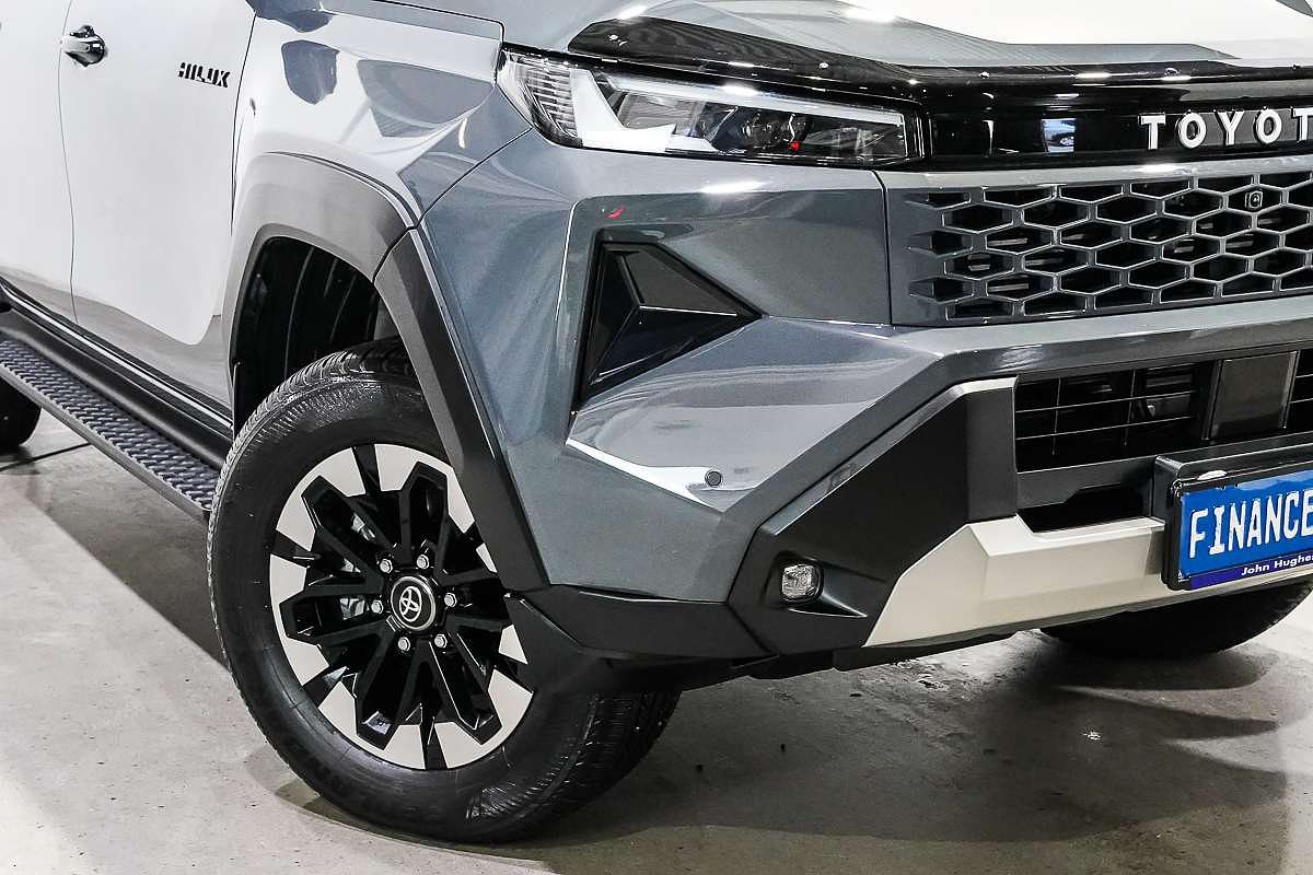 2025 Toyota Hilux SR5 GUN226R 4X4