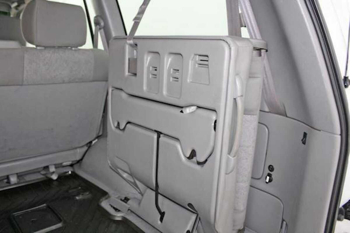 2004 Toyota Landcruiser GXL HDJ100R