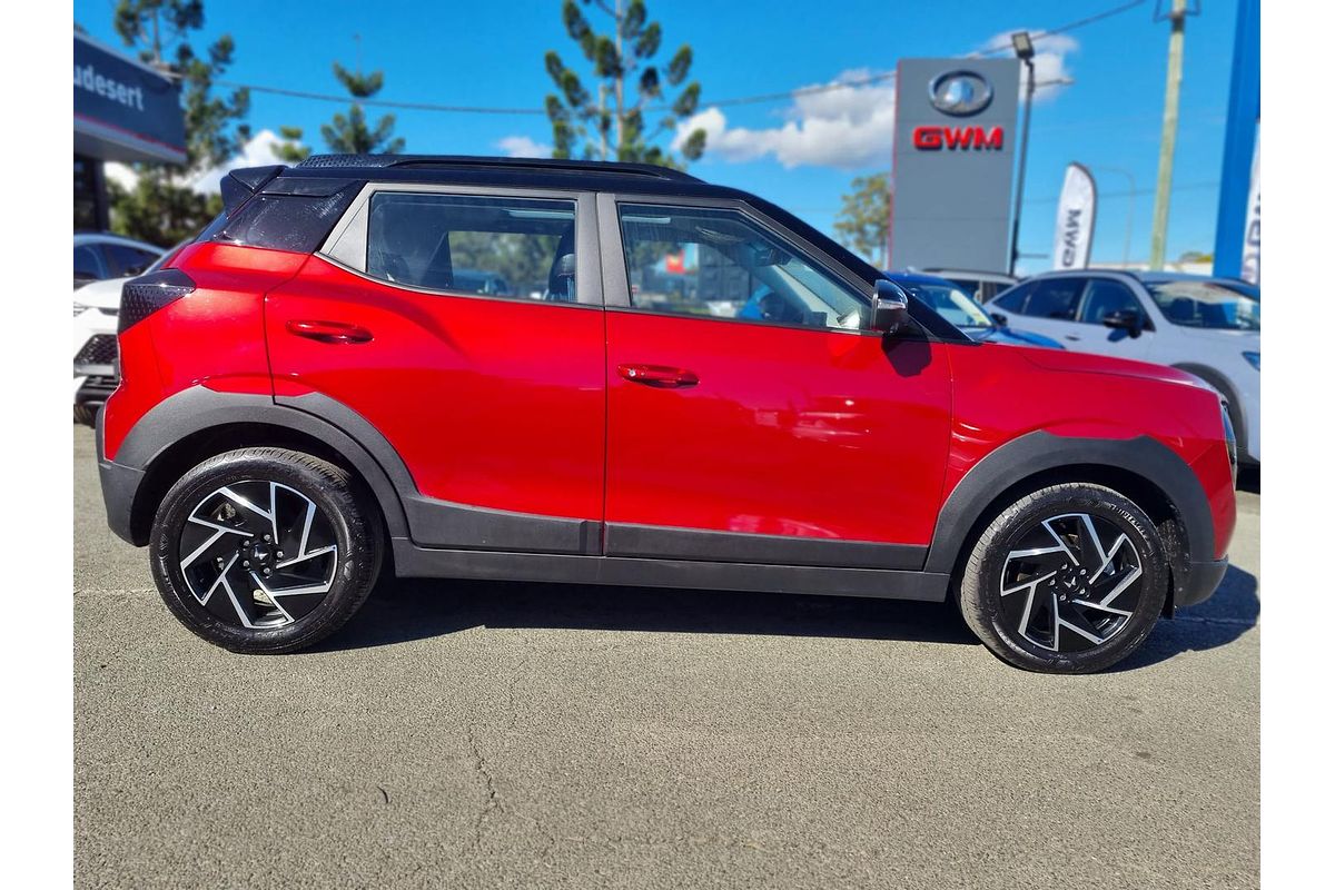 2025 Mahindra XUV3XO AX7L