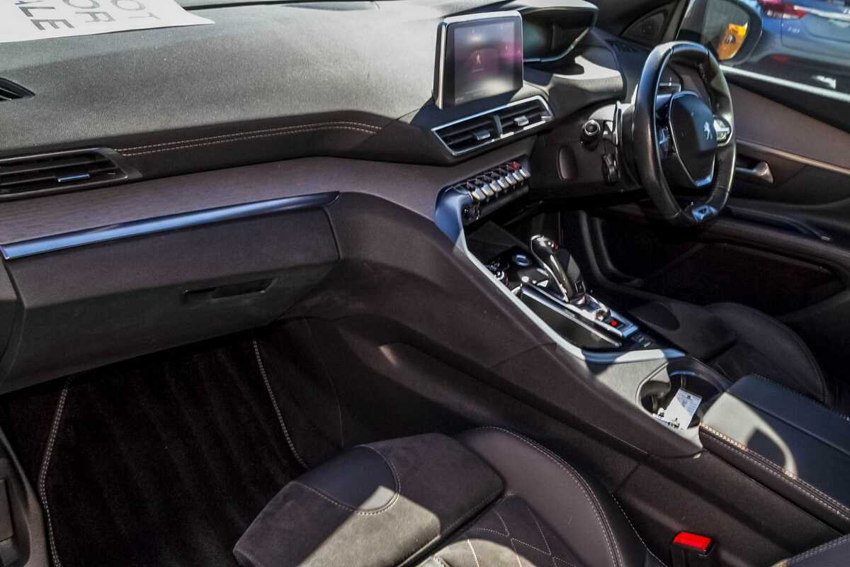 2017 Peugeot 3008 GT P84