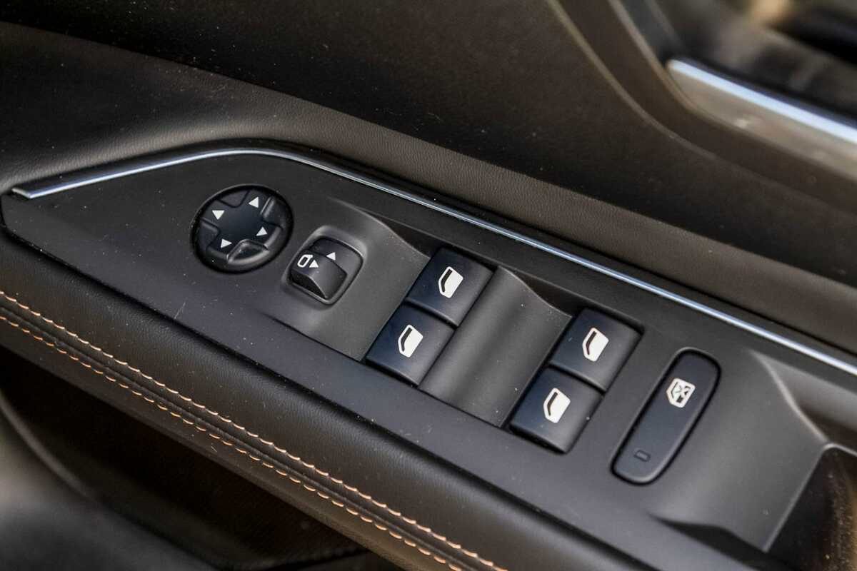 2017 Peugeot 3008 GT P84
