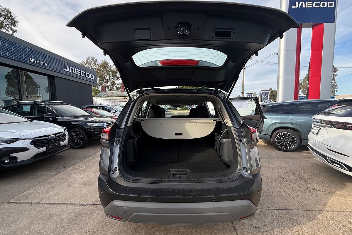 2024 Nissan X-TRAIL ST T33