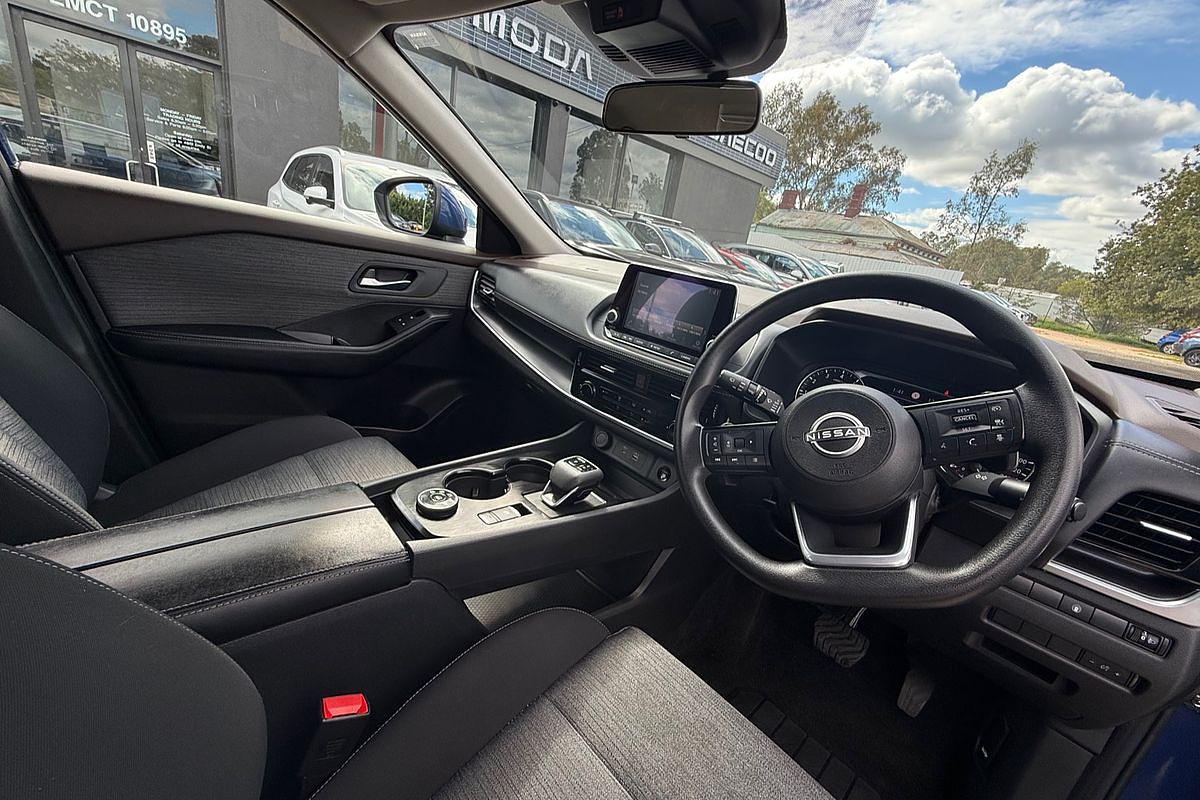 2024 Nissan X-TRAIL ST T33