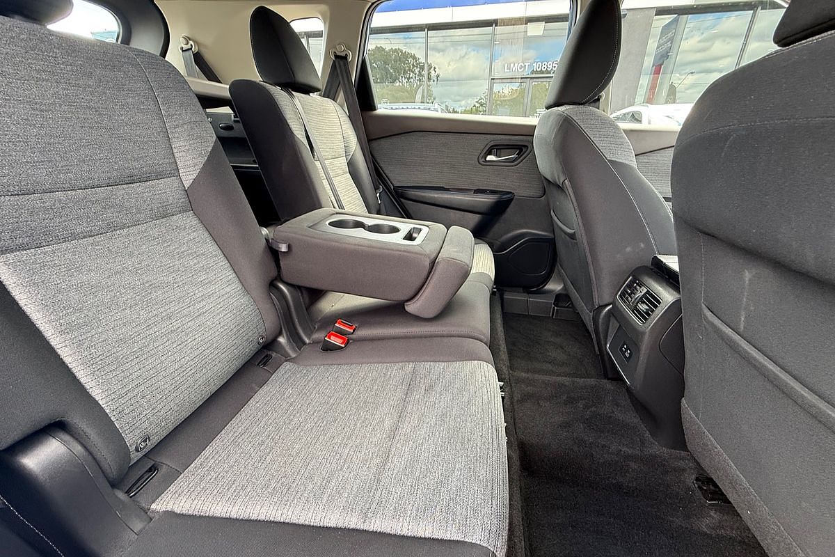 2024 Nissan X-TRAIL ST T33