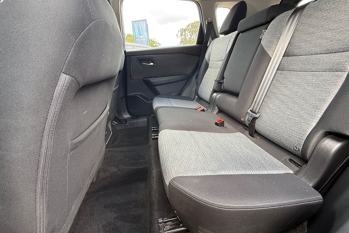 2024 Nissan X-TRAIL ST T33