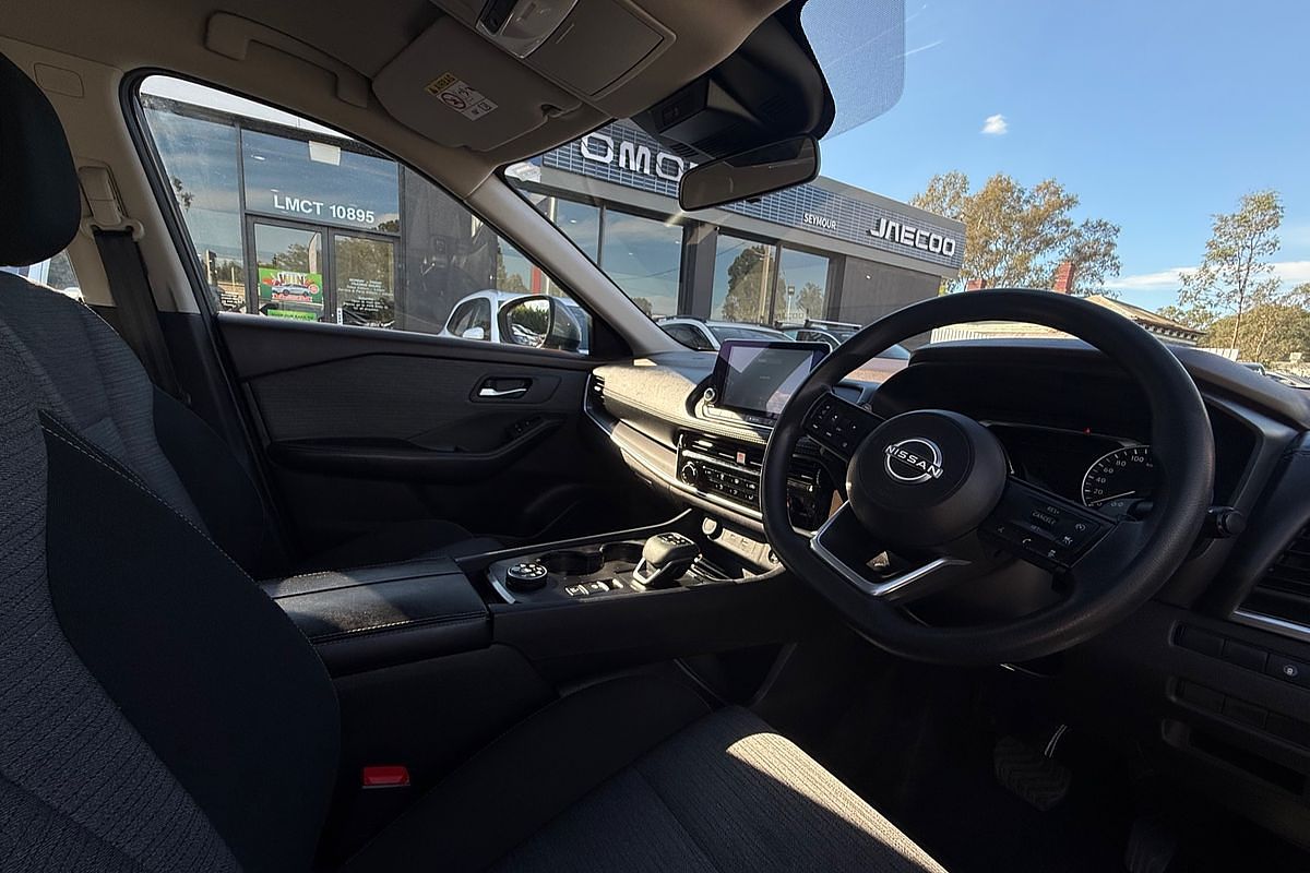 2024 Nissan X-TRAIL ST T33