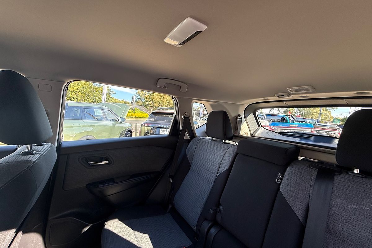 2024 Nissan X-TRAIL ST T33