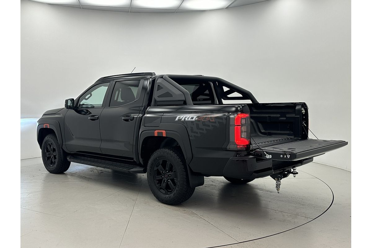 Nissan NAVARA 4X4 2.4 DSL AUTO DC P4X