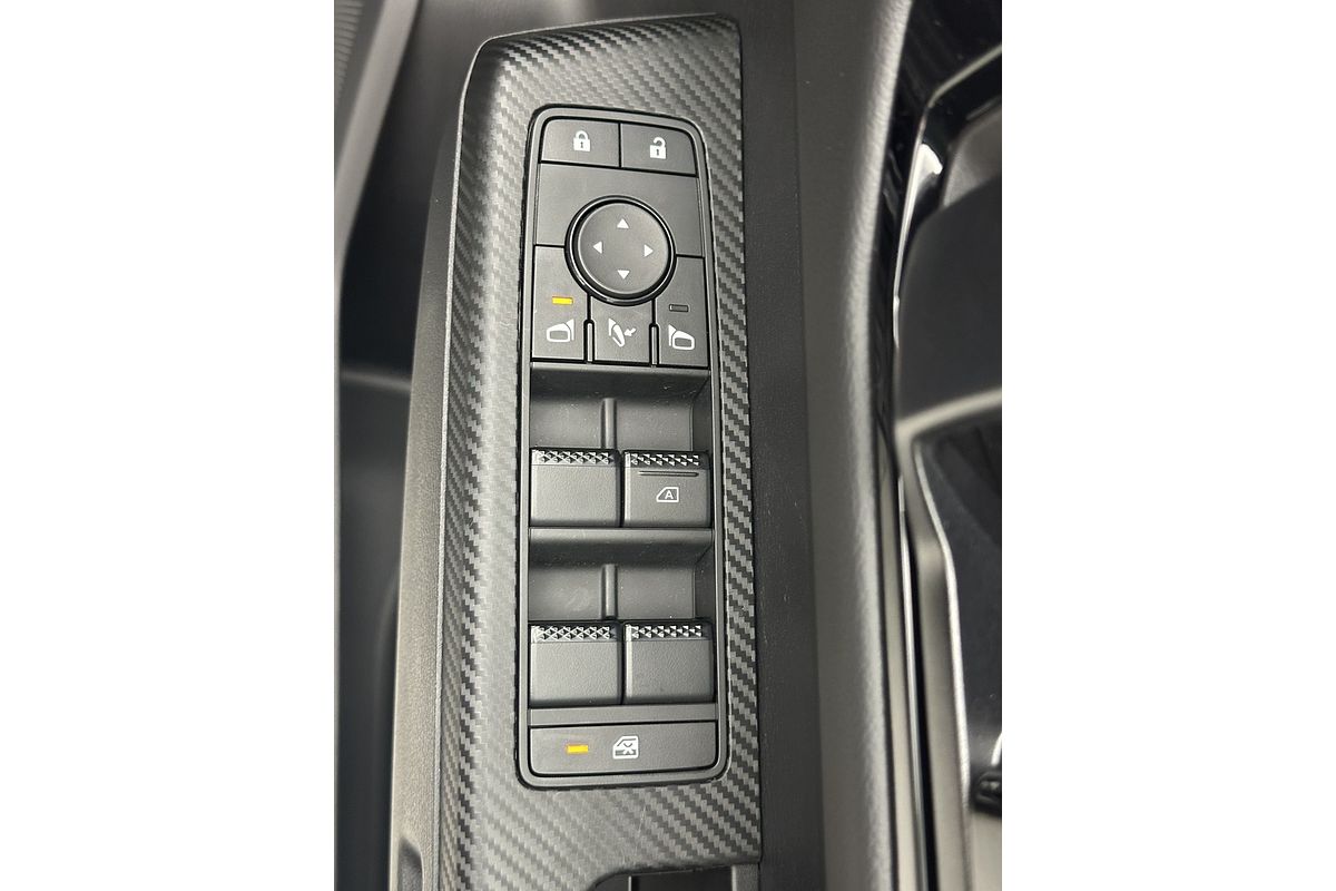 Nissan NAVARA 4X4 2.4 DSL AUTO DC P4X