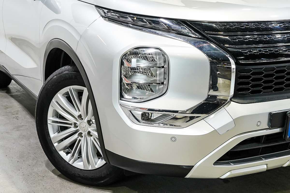 2024 Mitsubishi Outlander LS ZM