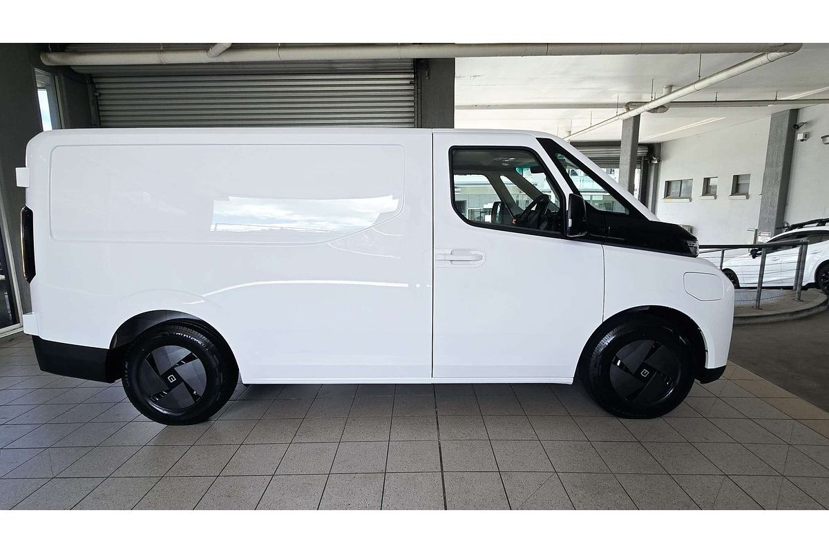 Super Van 5m, SWB, FWD, 83kWh, H1980