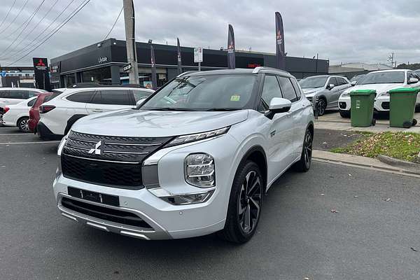 2025 Mitsubishi Outlander PHEV Exceed Tourer ZM