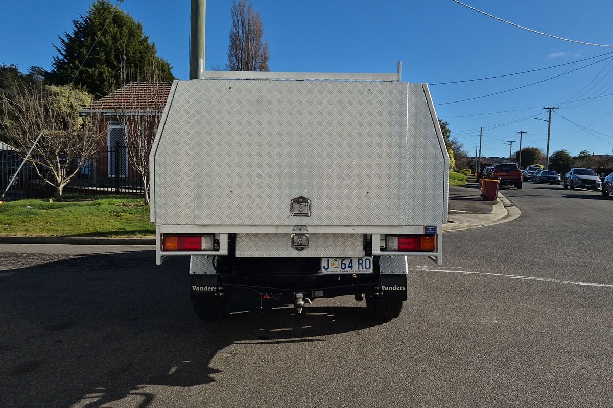 Hilux 4x4 SR5 2.8L T Diesel Automatic Double Cab C/C 2L70360 001
