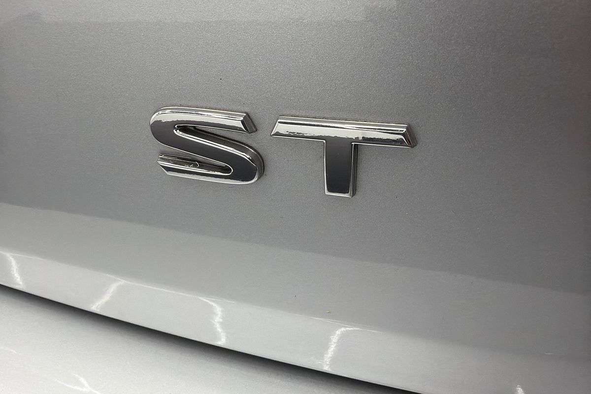 2017 Nissan Pathfinder ST R52 Series II