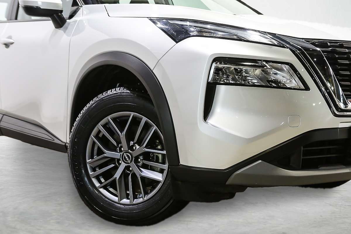 2024 Nissan X-TRAIL ST T33