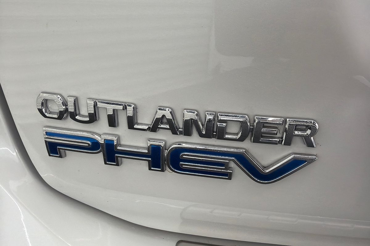 2018 Mitsubishi Outlander PHEV Exceed ZL