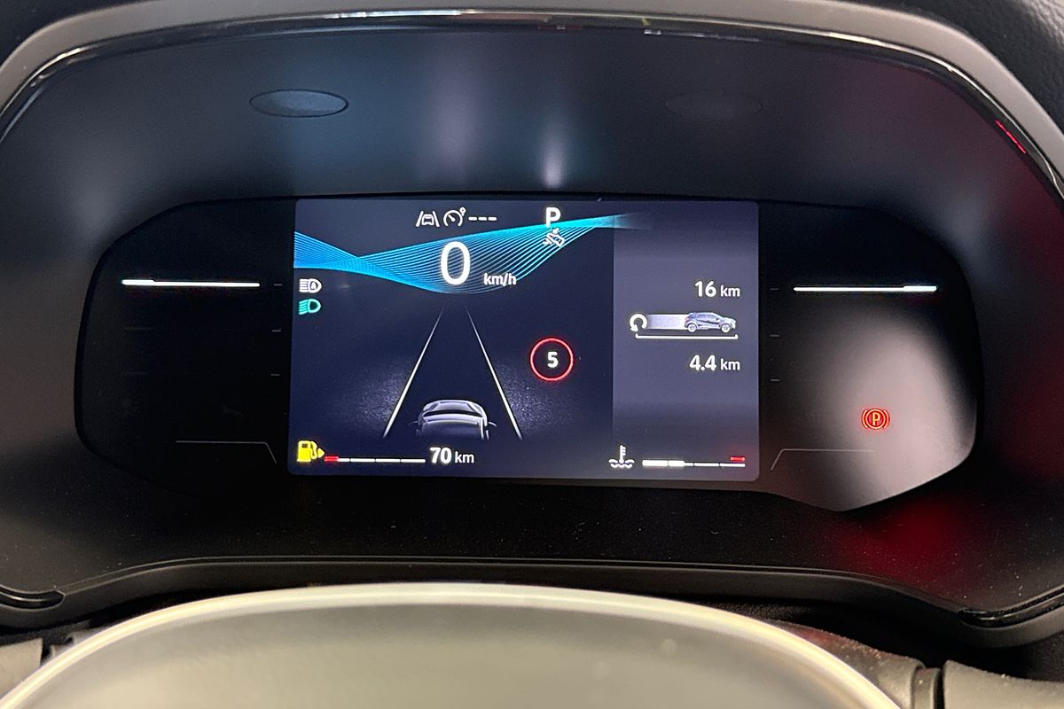 2025 Mitsubishi XE